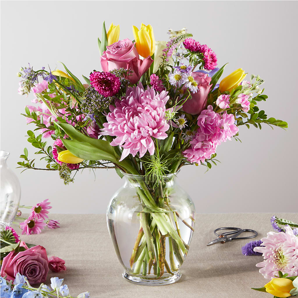 Pastel Tradition - A Florist Original – LAVENDER'S FLOWERS, Richmond BC