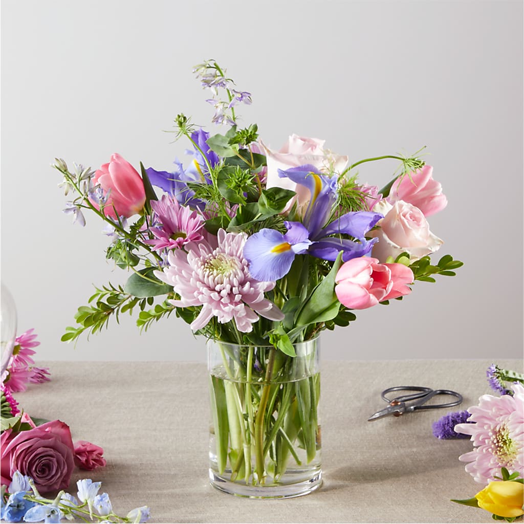 Pastel Tradition - A Florist Original – LAVENDER'S FLOWERS, Richmond BC