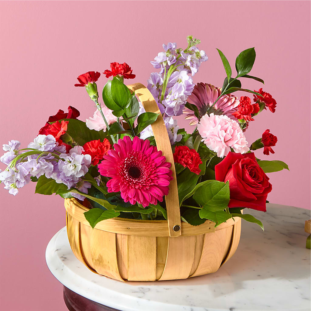 Pink Picnic Basket – LAVENDER'S FLOWERS, Richmond BC