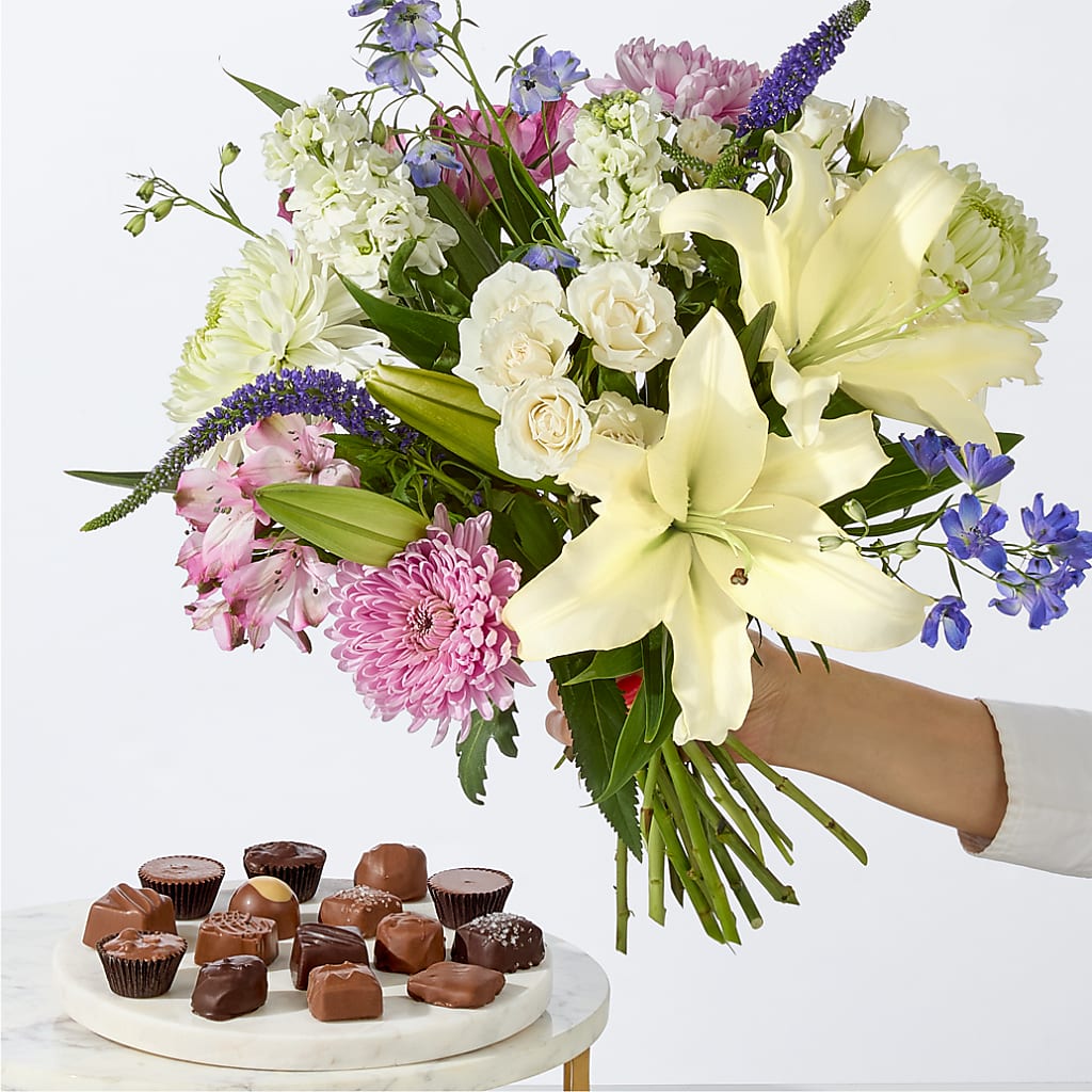Winter Celebration Bouquet – LAVENDER'S FLOWERS, Richmond BC