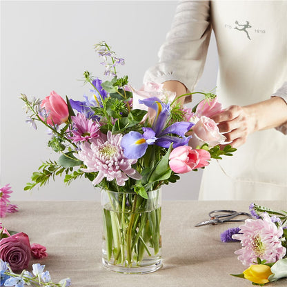 Pastel Tradition - A Florist Original – LAVENDER'S FLOWERS, Richmond BC