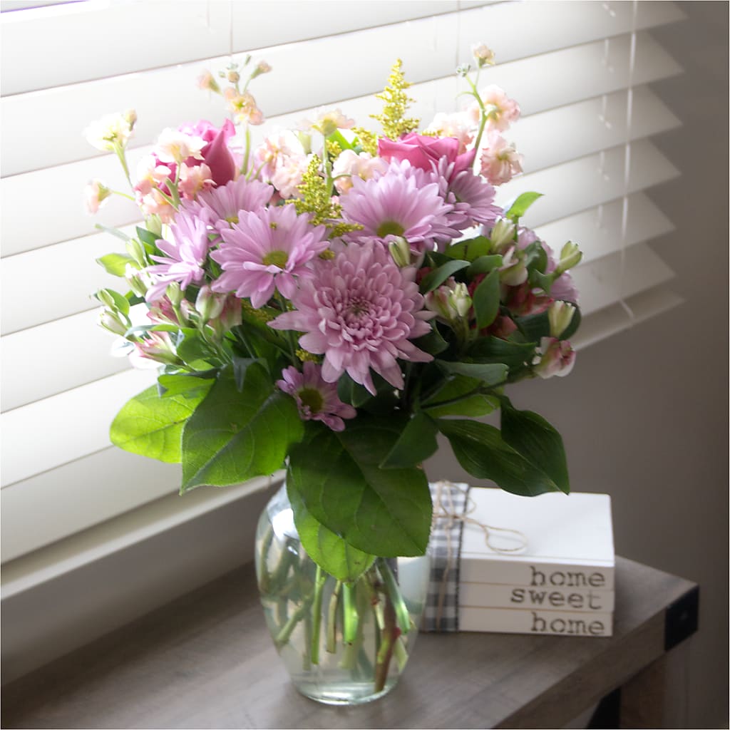 Pastel Tradition - A Florist Original – LAVENDER'S FLOWERS, Richmond BC