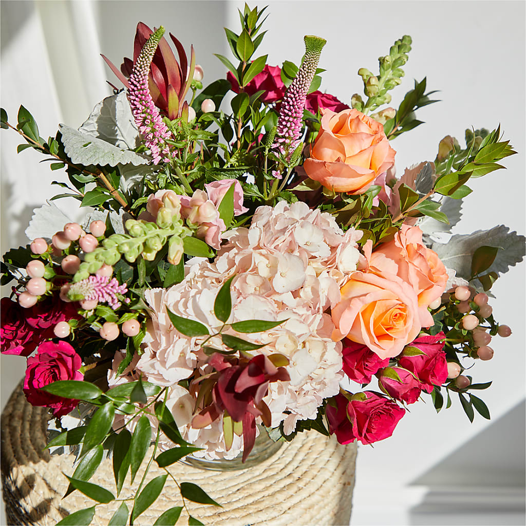 Glitz & Glam Bouquet – LAVENDER'S FLOWERS, Richmond BC